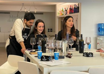 El vino como punto de encuentro una jornada entre profesionales en Marqués de Cáceres taller de blending 1