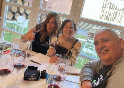 El vino como punto de encuentro una jornada entre profesionales en Marqués de Cáceres taller de blending 2