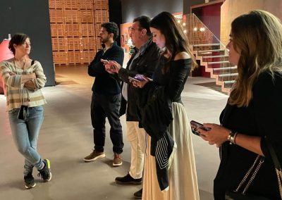 El vino como punto de encuentro una jornada entre profesionales en Marqués de Cáceres visita a Bodega