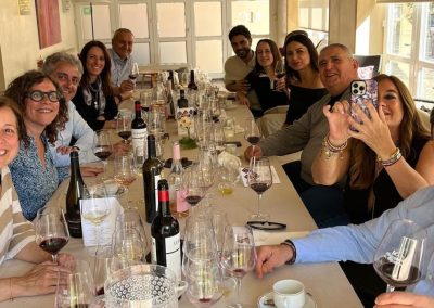 El vino como punto de encuentro una jornada entre profesionales en Marqués de Cáceres taller de blending 5